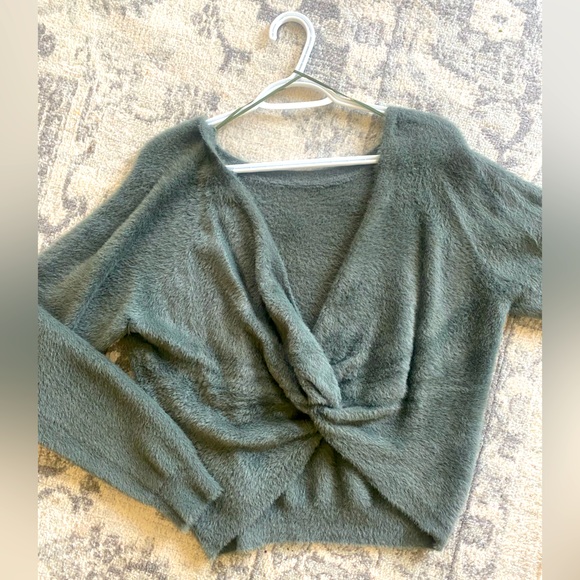 Gentle fawn open back sweater - Picture 2 of 2
